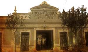 La façana de Destil·leries Plà està protegida pel seu especial valor cultural i turístic.